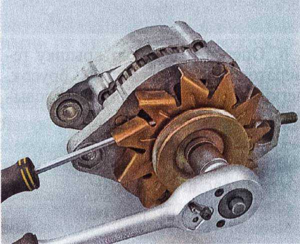 Инструменты: Гаечный ключ рожковый на 10 мм Ключ трещоточный Головка на 8 мм Головка на 10 мм Голов