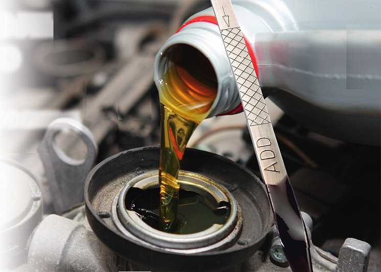 Основные причины потемнения моторного масла в двигателе