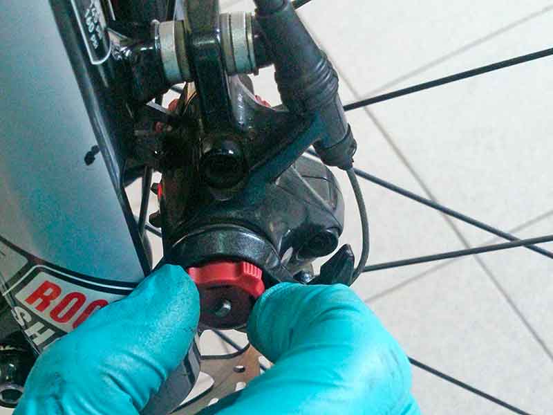 Регулировка и настройка дисковых тормозов на велосипеде