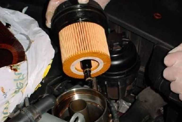 Как поменять топливный фильтр на автомобиле :: syl.ru