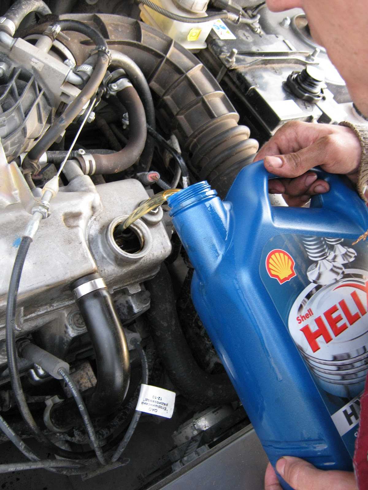 Как часто надо менять масло в двигателе автомобиля?