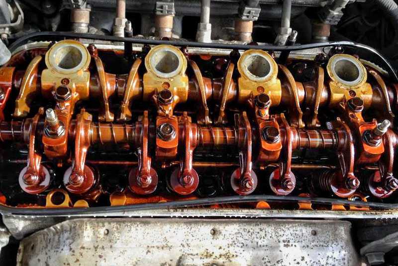 Почему масло в двигателе быстро чернеет: причины, черное масло в двигателе - vestaz.ru