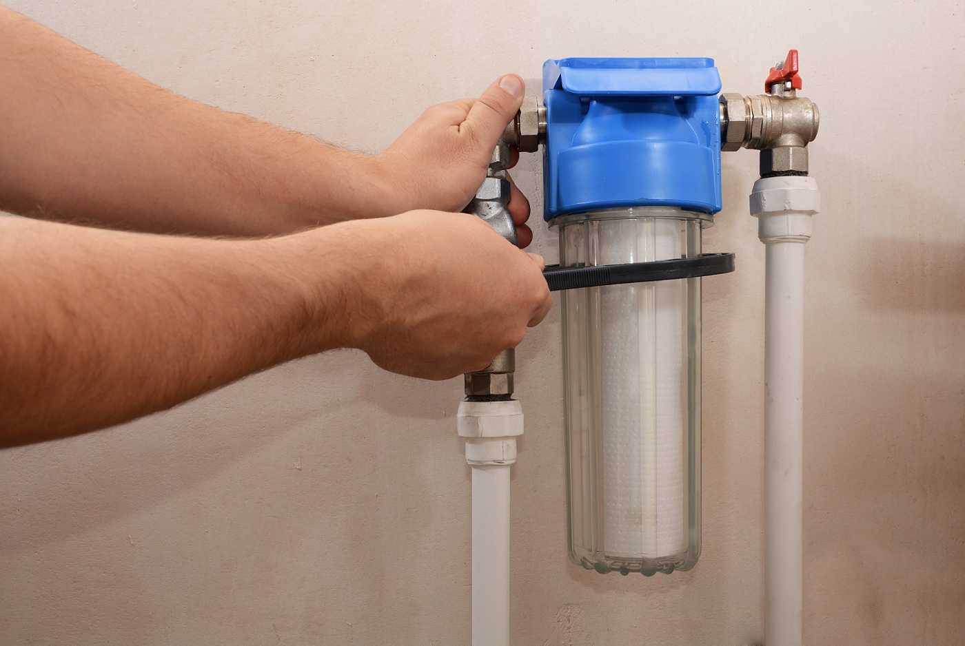 Как открутить фильтр для воды: способы и возможные неполадки
